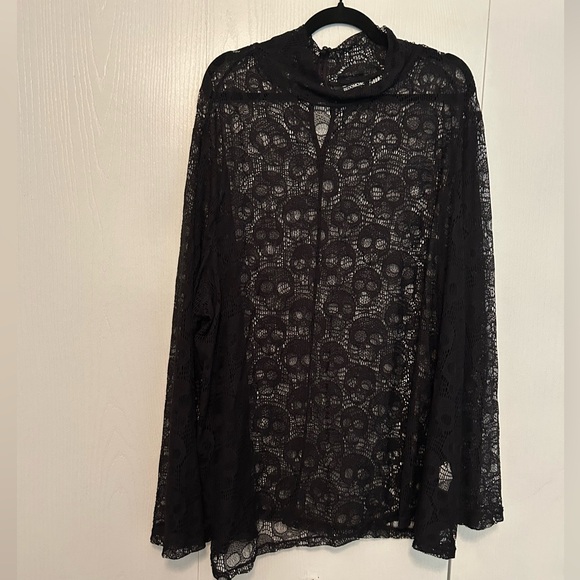 Spooky Black Skull Pattern Lace Top - Picture 1 of 6